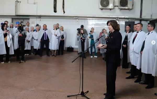 Председатель Совета Республики Наталья Кочанова встретилась с коллективом Полоцкого молочного комбината.