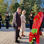 Дань памяти героям