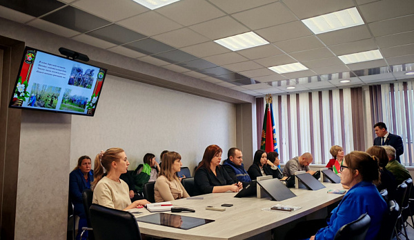 День информирования  по теме: "День народного единства: значение мира и согласия"